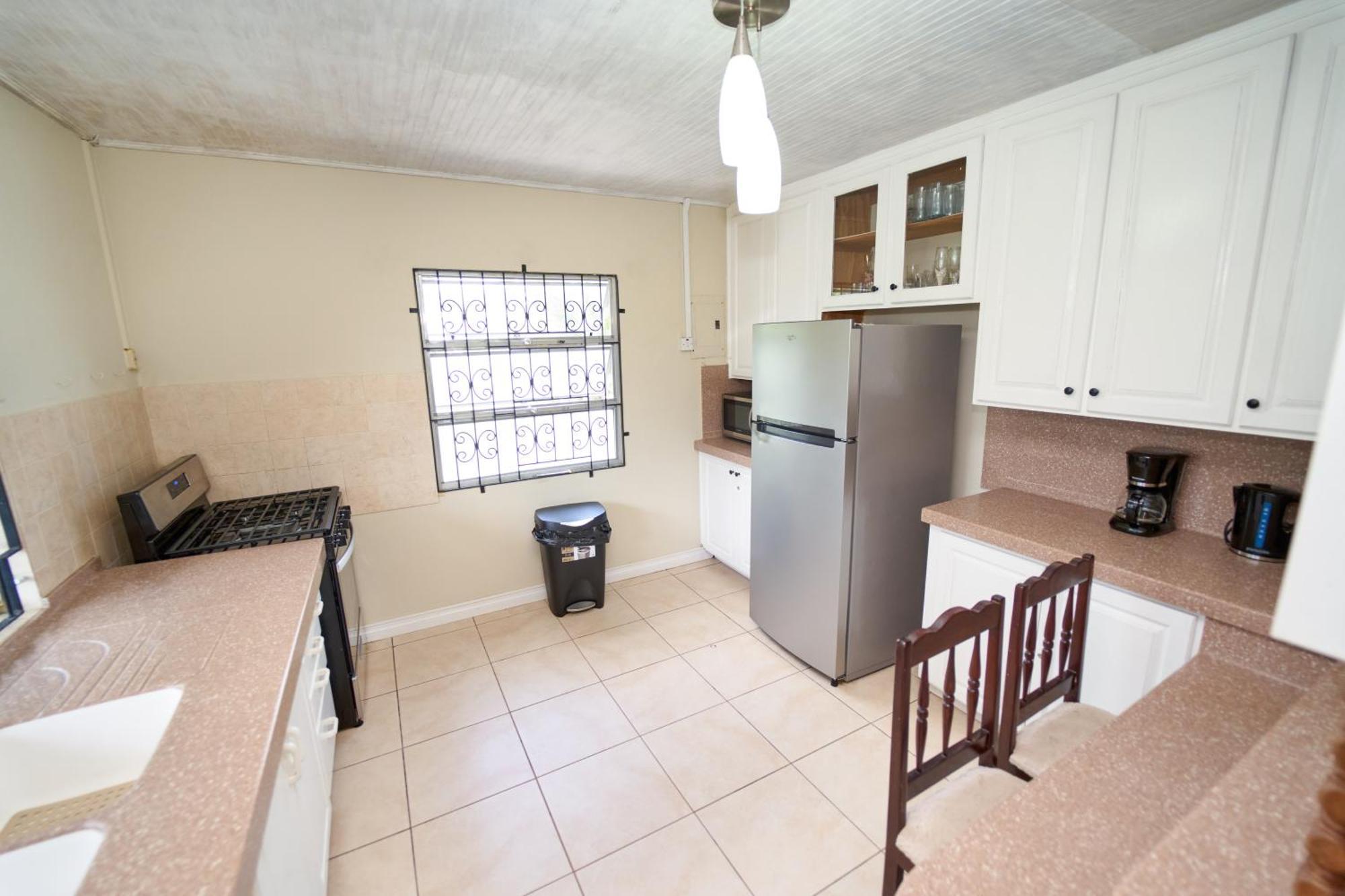 Spacious 3-Bedroom Home - Regency Park Μπριτζτάουν Εξωτερικό φωτογραφία