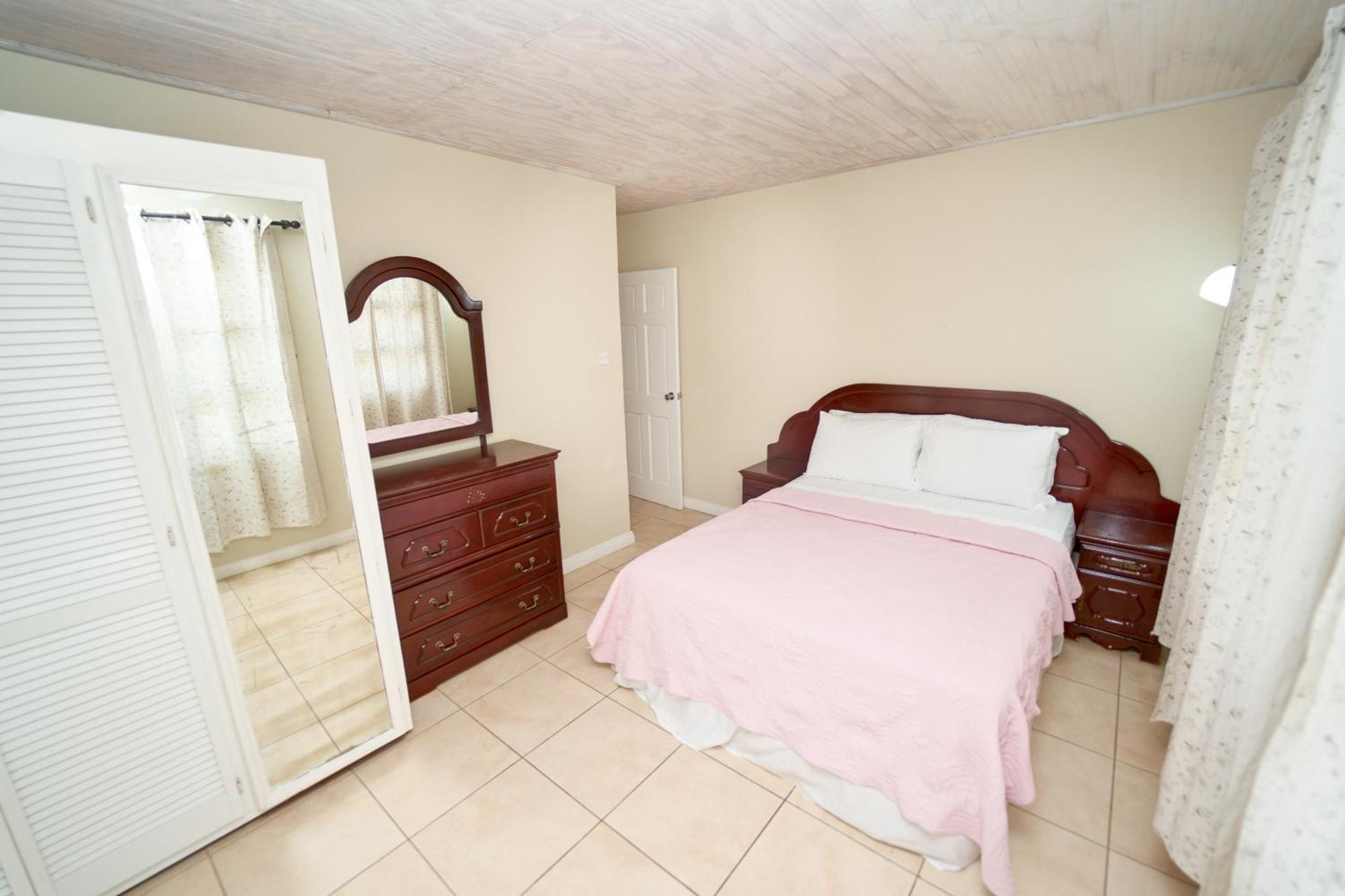 Spacious 3-Bedroom Home - Regency Park Μπριτζτάουν Εξωτερικό φωτογραφία