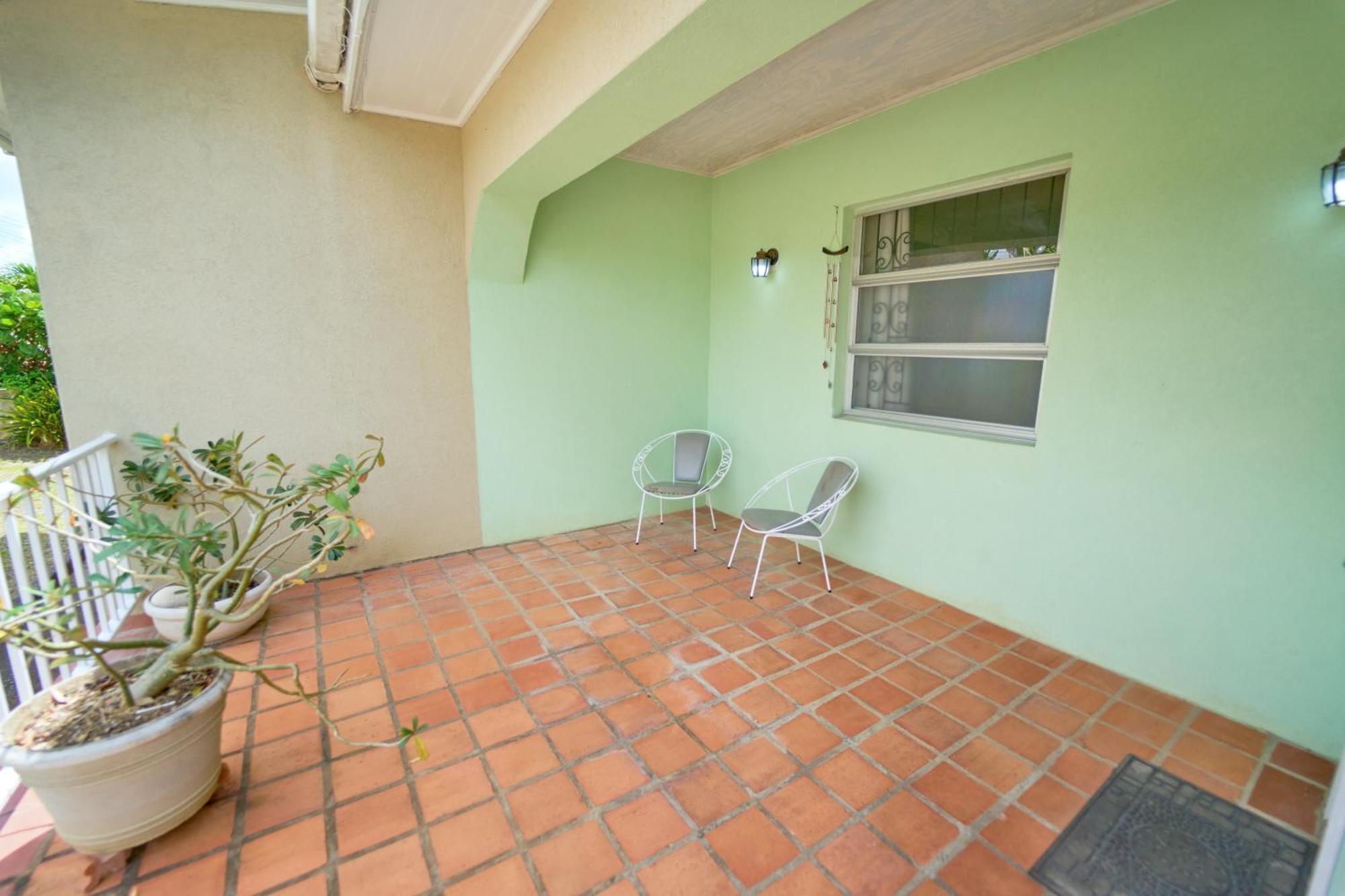 Spacious 3-Bedroom Home - Regency Park Μπριτζτάουν Εξωτερικό φωτογραφία